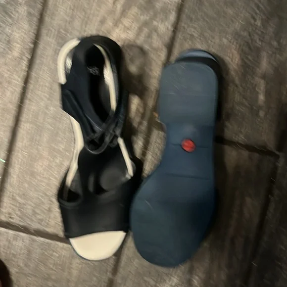 CAMPER NAVY BLUE LEATHER ANKLE T STRAP SANDALS - Picture 3 of 3